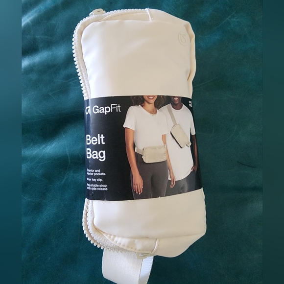 Gap fit Belt Bag - Picture 1 of 6